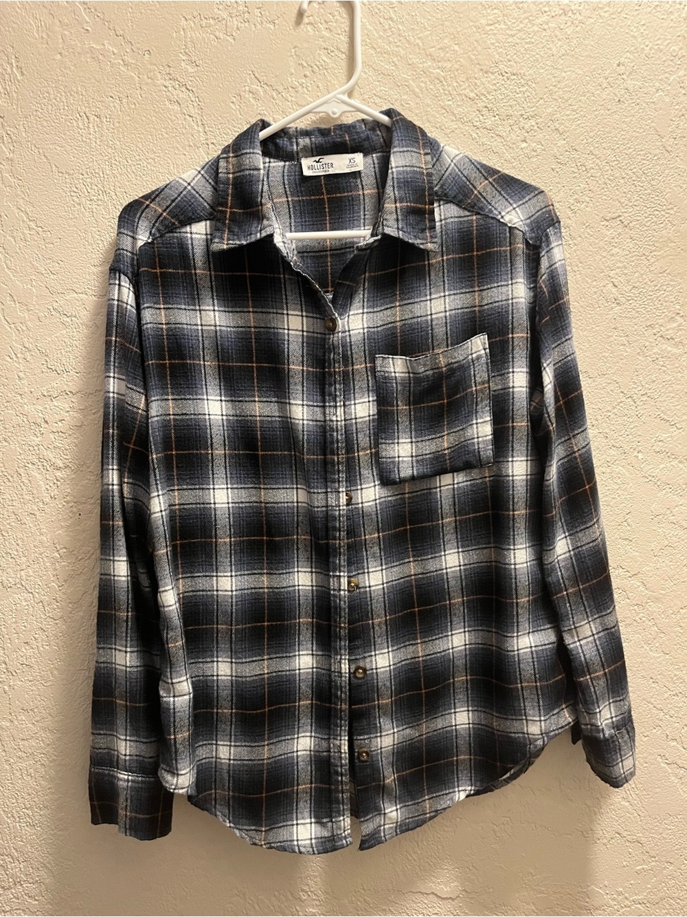 Hollister Women’s Gray and White Plaid Button-Down Shirt